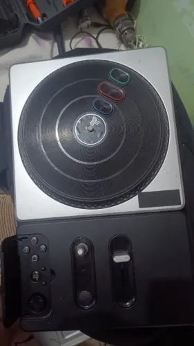 Controle Dj hero de Playstation.