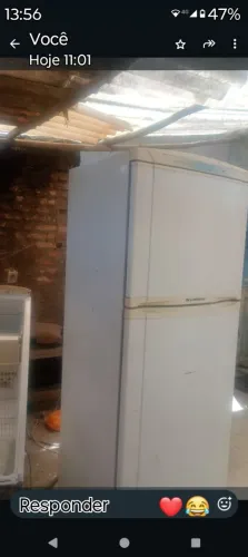 Vendo uma geladeira toda boa