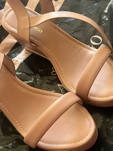 Sandália rosa mango nunca usada