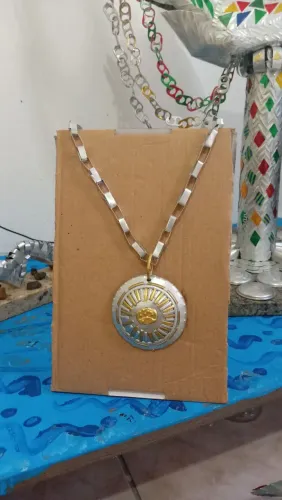 Colar sol luxo