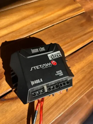 Módulo Stetsom IR400.4 400W 4 canais + fiação
