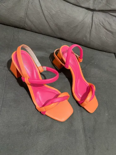 Oportunidade Sandália Beira Rio Neon Pink/Laranja Nº 37