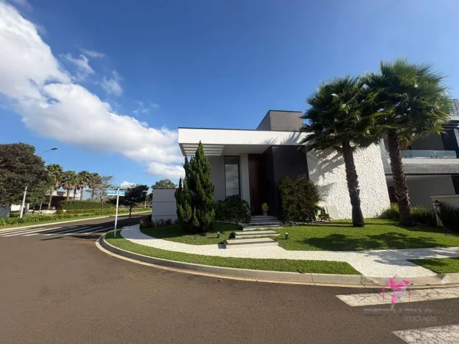BELÍSSIMA CASA À VENDA EM EXCELENTE CONDOMÍNIO