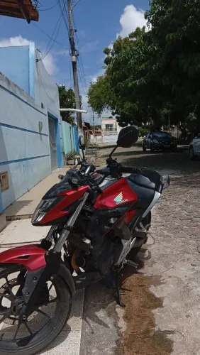 CB 300F Twister 2025 CBS (acompanha abas laterais)