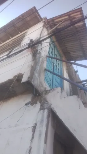 Vende se uma casa