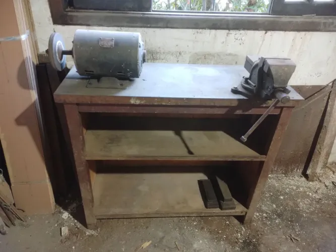 MOTO ESMERIL + MORSA + BANCADA