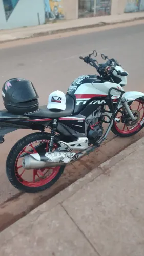 Vendo uma moto Titan 160
