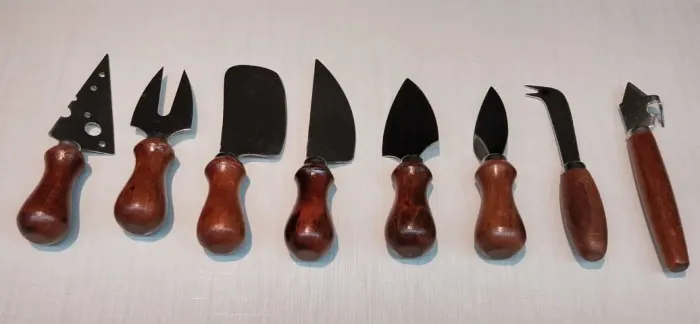 Conjunto de facas em madeira