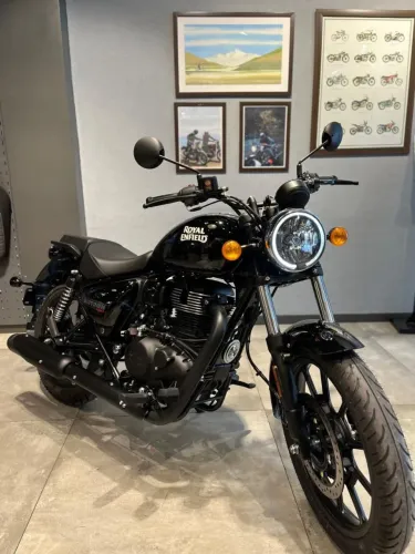 Meteor FireBall Black 350cc - Amanda 
