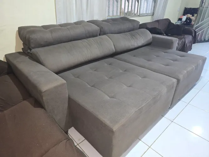 Sofá retrátil e reclinável