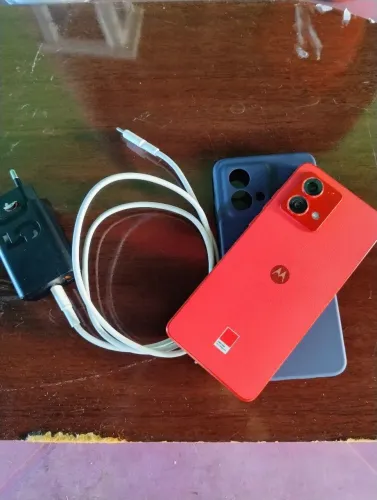 Vendo esse Moto G84 Léia a Descrição.... 