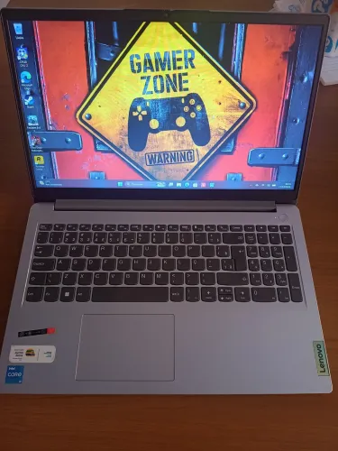 Notebook Lenovo IdeaPad i3, 12 Ge, NVME 258gb, 8 RAM, WINDOWNS 11