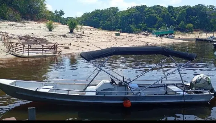 Bote e motor