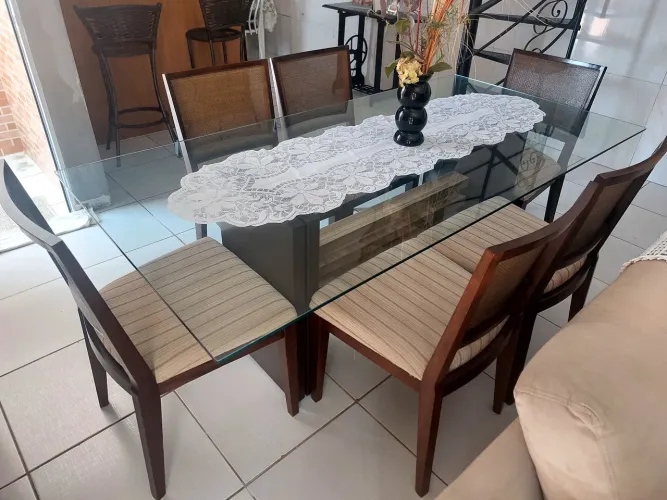 Mesa jantar c/ 6 cadeiras