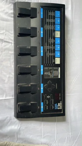 PEDALEIRA BOSS ME-6 - (ESTA SEM FONTE)