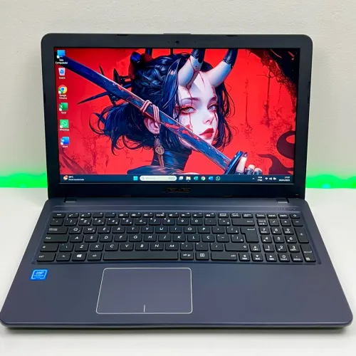 Notebook ASUS: A Escolha Perfeita para Estudos e Trabalho!