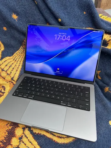 Macbook pro M2