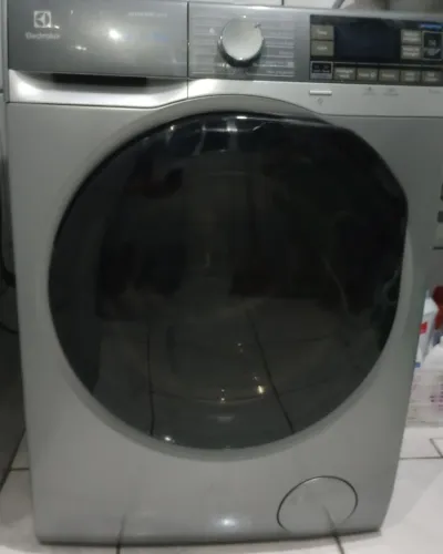 Lava e seca Electrolux 11 kg