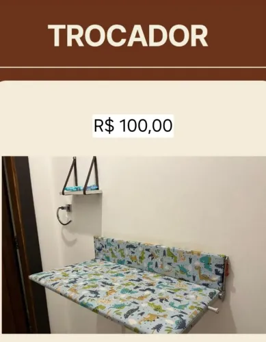 Trocador de Parede Dobrável