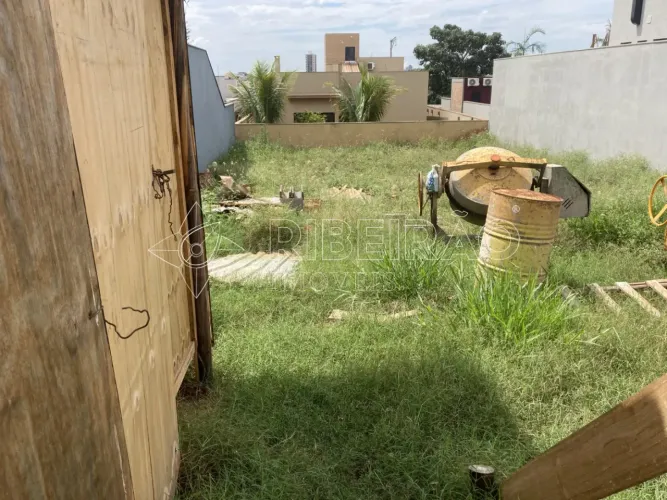 Terreno plano em condomínio à venda no bairro Quinta Dos Ventos