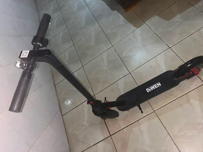 Patinete semi-novo 1 mês de uso