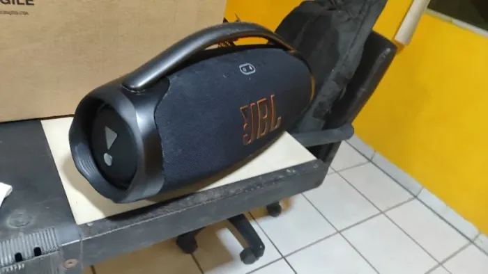 aparelho de som JBL boombox 3. troco em soundbar sansung