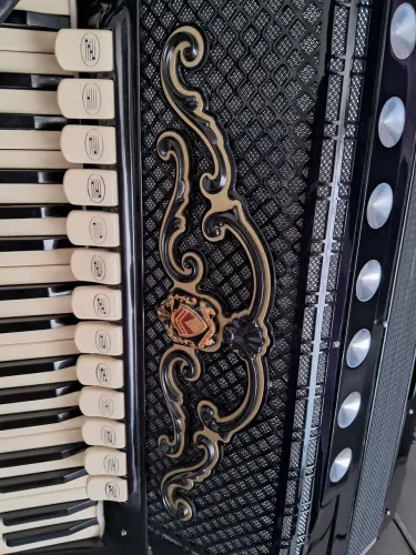 Acordeon Scandalli 120 baixos