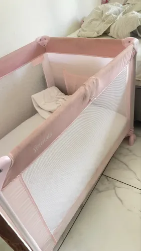 VENDO BERÇO BURIGOTTO ROSA COM COLCHÃO