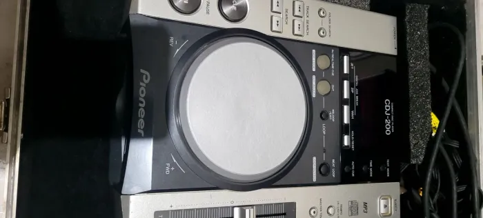 Cdj  pioneer 200 