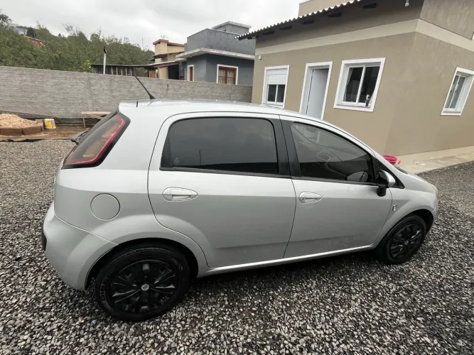 Fiat Punto Attractive Italia 1.4 F.flex 8V 5P 2013