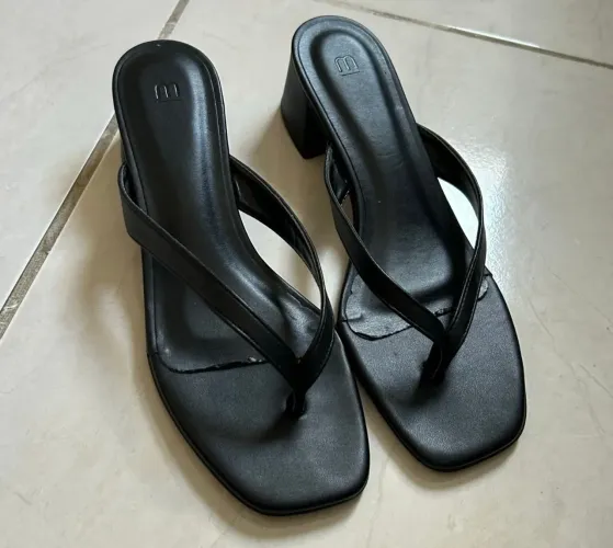 tamanco salto grosso tiras marisa 