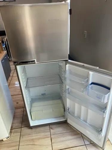 Vendo Geladeira Continental Duplex!