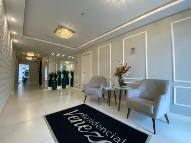 Oportunidade! Apartamento na meia praia bem localizado