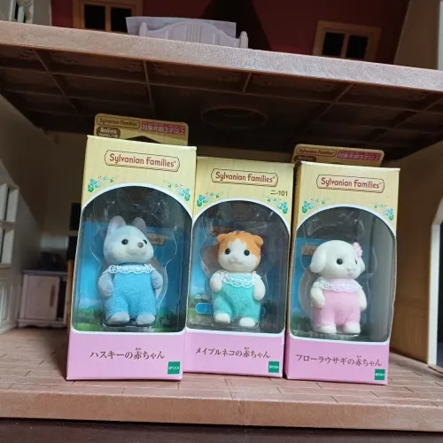 Trio Sylvanian Families: Husky, Mapple e Ciel (coelha floral)