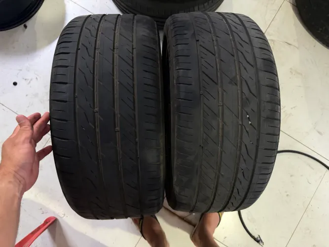 Pneus 245/40 R18 DELINTE