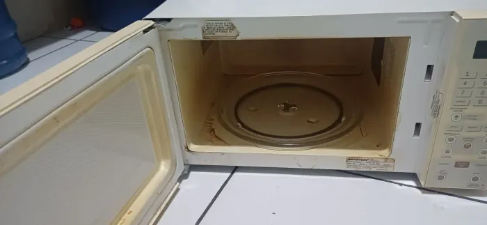Vendo 3 micro-ondas pra arruma ou retirada de peças