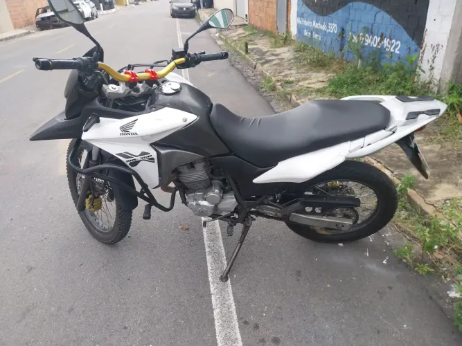 Vendo Xre 300 ótima conservada!