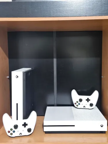 Xbox one s 500 gb seminovo Aceitamos consoles como parte do pagamento 