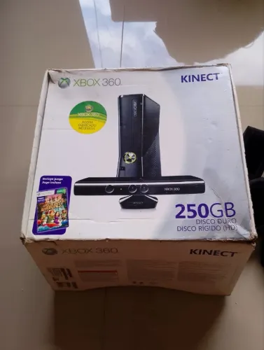 Caixa do xbox 360 com berços