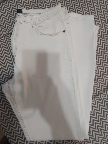 CALÇA BRANCA 44