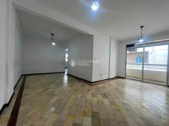 Apartamento de 2 quartos aluguel na Trindade