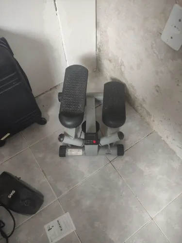 Aparelho de musculação pneumático