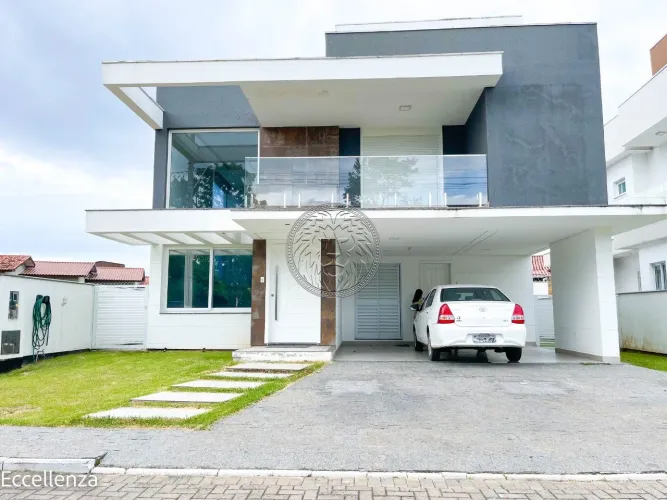Casa em condomínio com 4 dormitórios para locação no Campeche - Florianópolis/SC