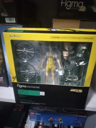 Boneco figma lacrado!!!!