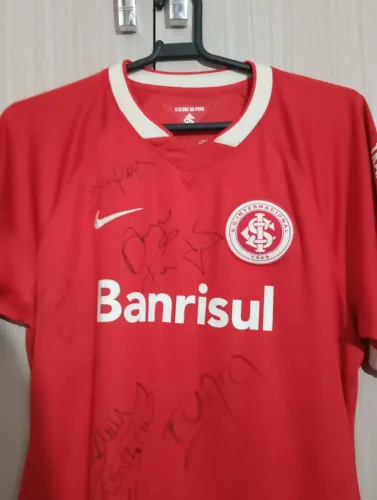 Camiseta do Inter original 2014 autógrafada