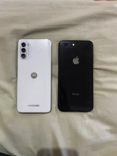 Dois celulares em perfeito estado por apenas 850, o smartphone Motorola g52 tem 128 gigas.