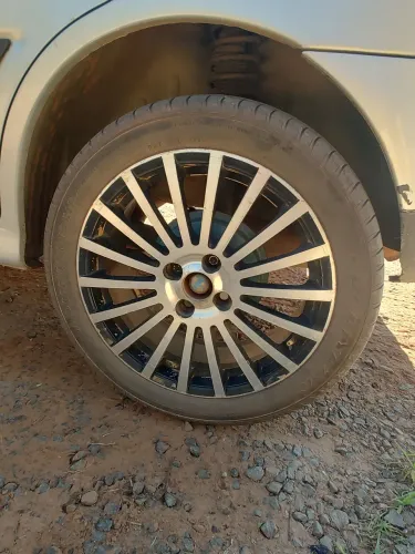 Jogo de Rodas Aro 17 4x100 com Pneus 225/45 R17 (Aceito Troca por Aro 14)