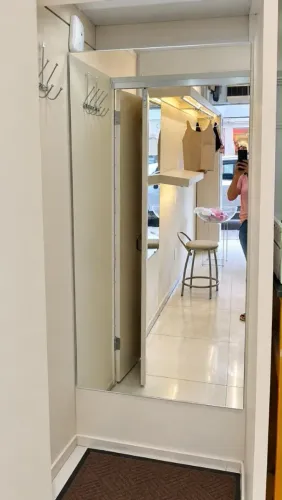 Provador de roupa (para loja) com espelho