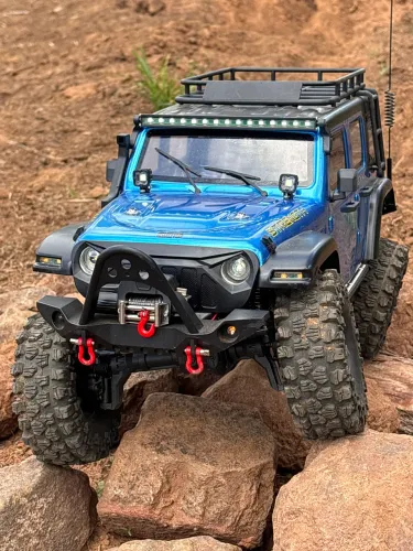 Automodelo Crawler 4x4 (Jeep wrangler)