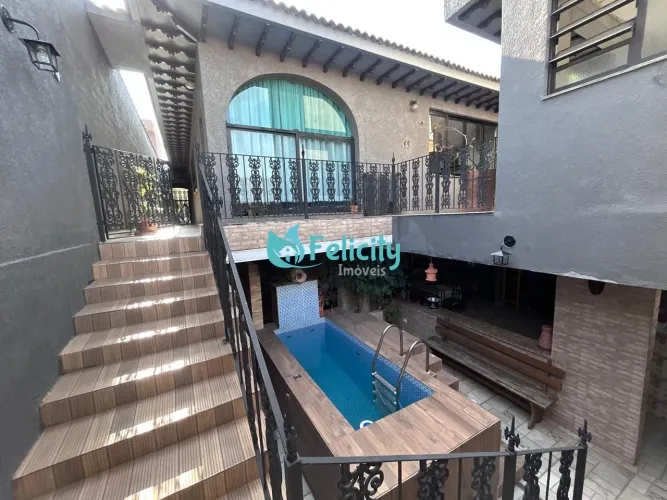 Casa Térrea com 3 Suítes, Piscina e Espaço de Lazer Completo